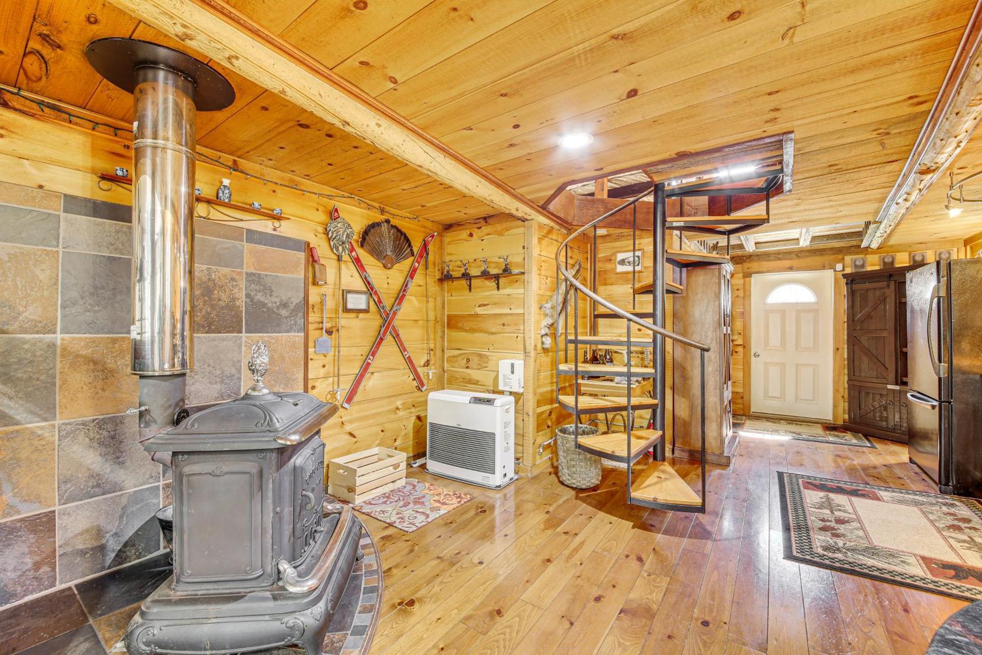 Rustic Searsport Cabin Loft And Sunroom On 10 Acres Esterno foto